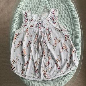 Floral & lace pretty tank